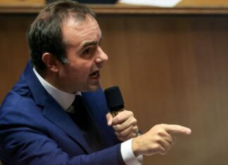 Sébastien Lecornu veut réunir les groupes “pour se mettre d’accord sur les grands principes” permettant de voter le texte et le PLFSS