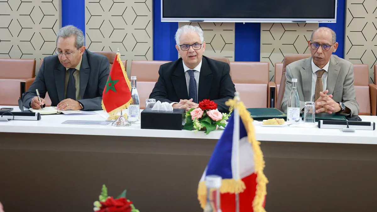 El Ministro de Equipamiento y Agua de Marruecos, Nizar Baraka, preside en Rabat una reunión de trabajo de la comisión bilateral franco-marroquí para el desarrollo de infraestructuras conjuntas - PHOTO/X/Embajada de Francia en Marruecos