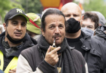 Francis Lalanne : l’antiraciste devenu une figure du complotisme